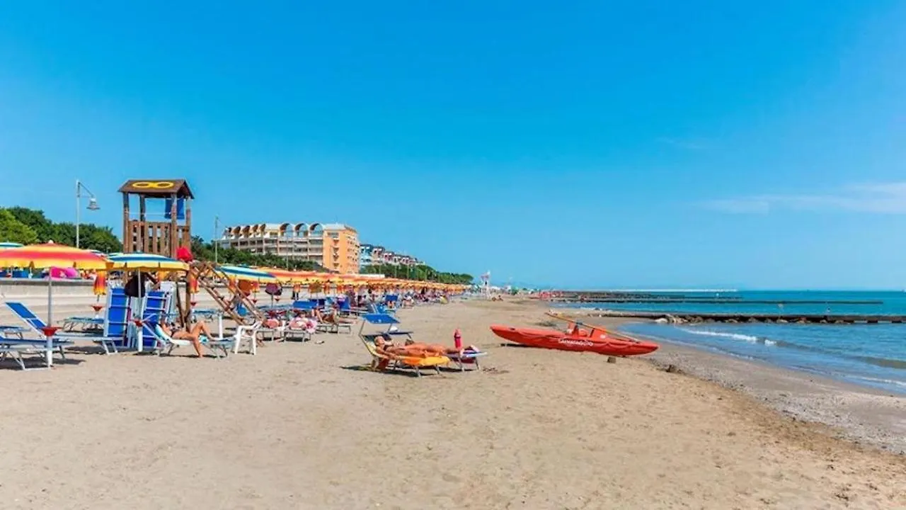 Flat With Shared Pool, Lift, For 4 Guests-Beahost Apartment Porto Santa Margherita di Caorle