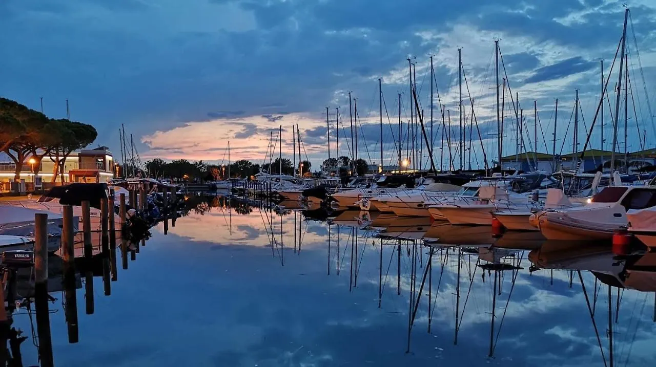 Flat With Shared Pool, Lift, For 4 Guests-Beahost Apartment Porto Santa Margherita di Caorle